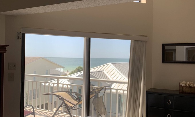 Indian Rocks Beach Condo | A Beachfront Paradise