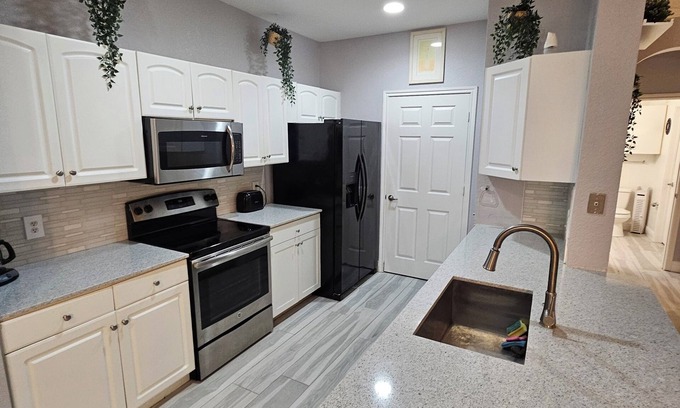 South Eola Condo | A beautiful Fully furnished 2 bedroom condo in the heart of downtown Orlando!