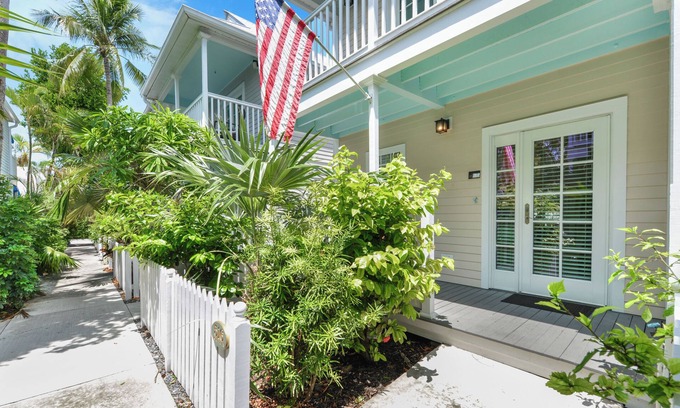 Bahama Village House | A Caribbean Alternative townhome in Truman Annex