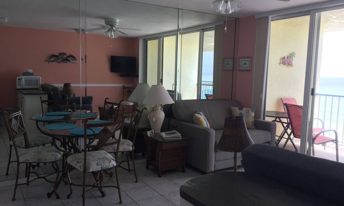 Marco Island Condo | A VIEW OF THE GULF WITH A ROOM. 5 star reviews. 3 beds, sleeps 4. Top Floor