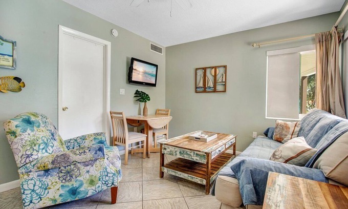 Bay Esplanade Apartment | Accessible Double Queen Bed