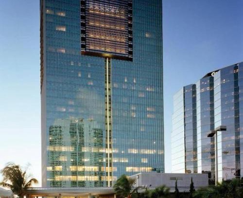 Town Square Apartment | AKA Brickell Condo Free Parking by Palermo Home Miami