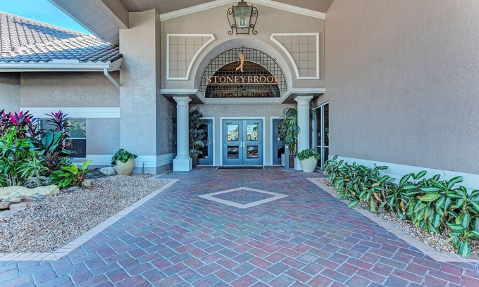 Palmer Ranch Condo | Amazing 2 bedroom unit located on golf course near Siesta Key Beaches