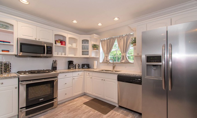 South Lake House | Amazing Pool, cozy home in the heart of Hollywood