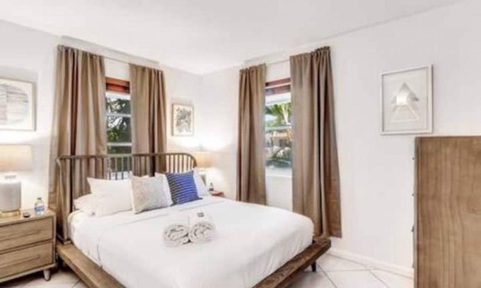 Singer Island Apartment | Apartment 1 block from beach and shops