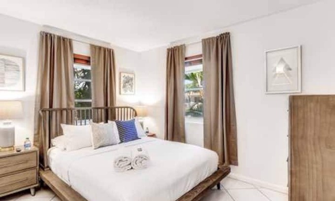 Singer Island Apartment | Apartment 1 block from beach and shops