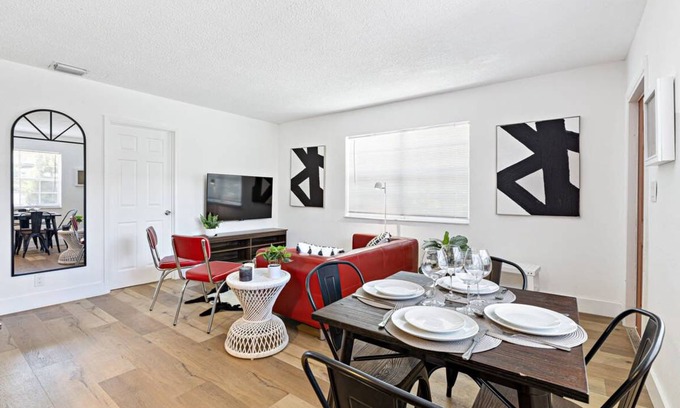Sailboat Bend Apartment | Apartment ∙ 2 bedrooms ∙ 4 guests