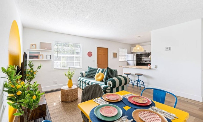 Sailboat Bend Apartment | Apartment ∙ 2 bedrooms ∙ 4 guests