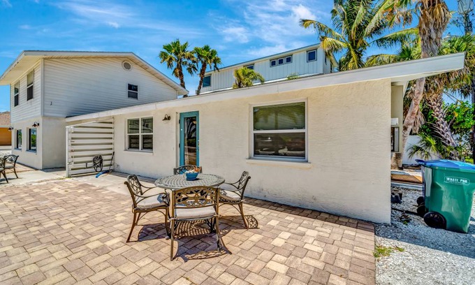 Ilexhurst Apartment | Apartment ∙ 2 bedrooms ∙ 6 guests