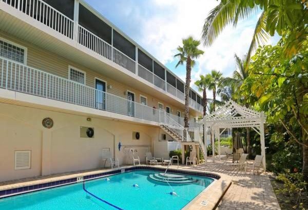 Ilexhurst Apartment | Apartments in Holmes Beach, FL, USA