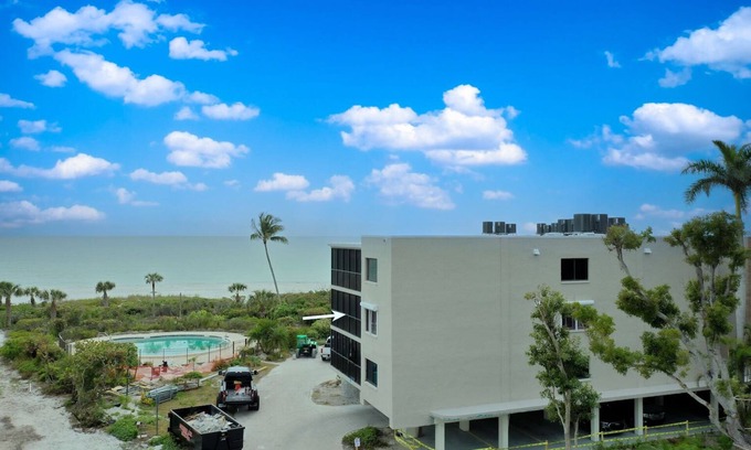 Sanibel Condo | Atrium #201 is a 3/3 beachfront Sanibel vacation rental condo