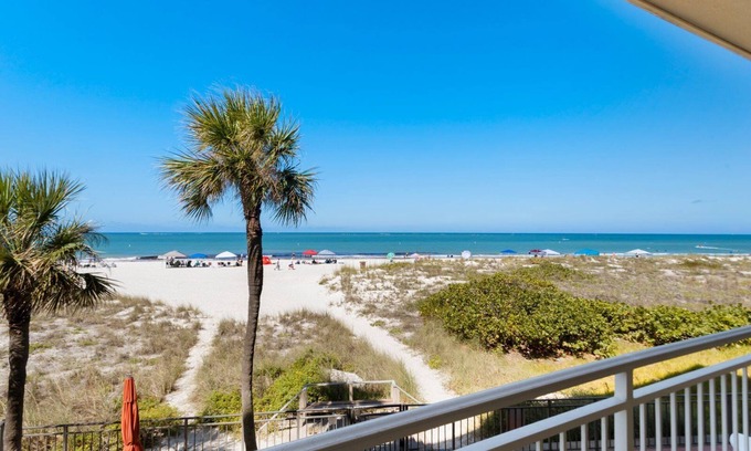 Madeira Beach Condo | Awesome Beach & Gulf Views - Madeira Norte #111
