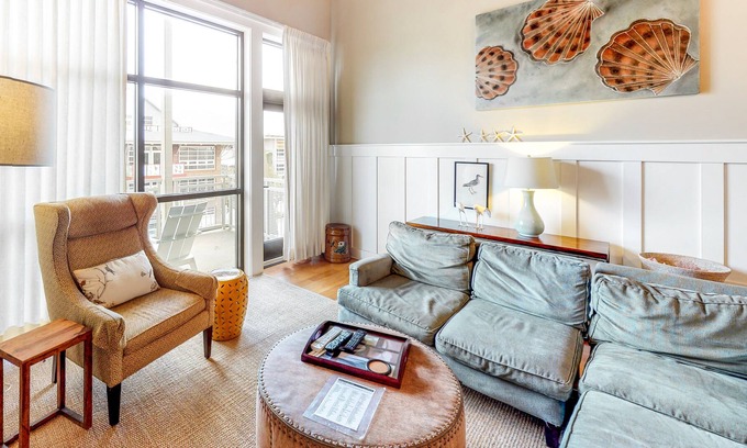 Port St. Joe Condo | Bayfront Condo w/ High Ceilings, Free WiFi, Washer/Dryer, & Shared, Outdoor Pool