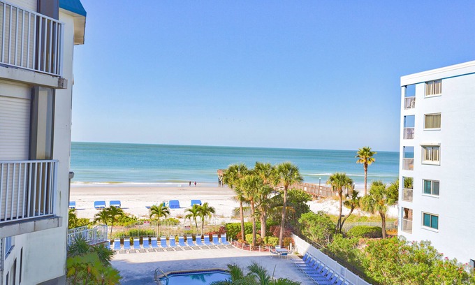 Redington Shores Condo | 🌞 Beach Palms 311 – Stylish Beachfront Condo in Indian Shores, FL