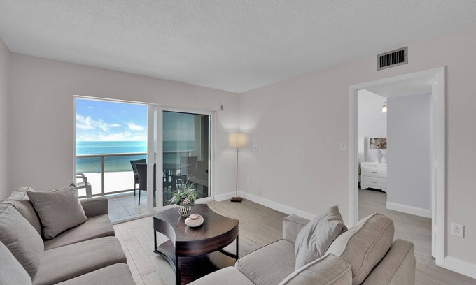 South Island Condo | BEACHFRONT ON A BUDGET! MILLION $ VIEW! 2B/2B ISLAND VACATION CONDO!