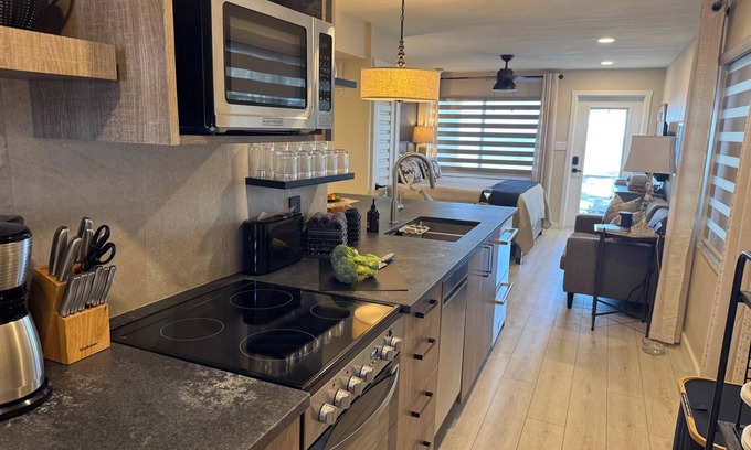 Bradenton Beach Condo | Beachfront Studio - One the sand - New Remodel - Free Parking - I