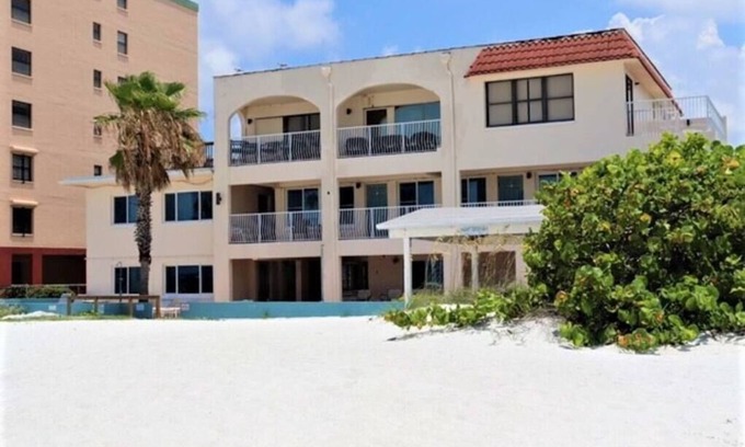 North Redington Beach Apartment | Beachy Relaxing Condo, Steps to Beach, Pool, Grill