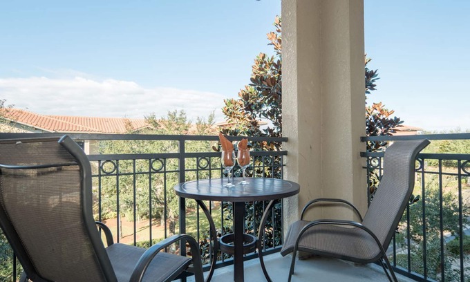 Davenport Condo | Beautiful 4bed condo w full size baby crib, resort amenities, near Disney