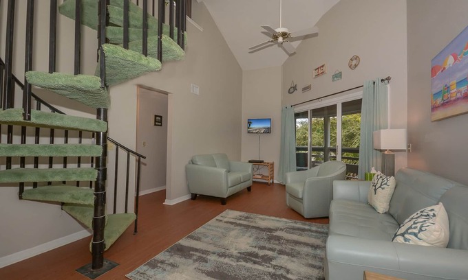 New Smyrna Beach Condo | Beautiful and Quiet 2 Bedroom Condo - SV267