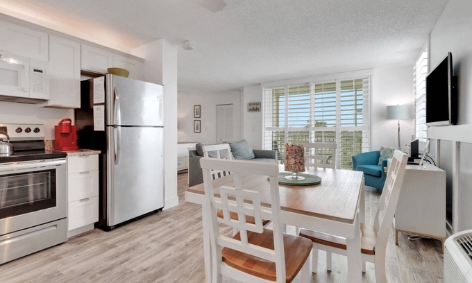 Bonita Springs Condo | Beautifully Remodeled Beach Getaway! Gulf View! Beach Gear & Over $100 of Free Daily Activities!