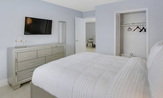 Florida North Atlantic Coast Apartment | Beautifully #2Renovated Palm Beach Gardens Apartment2