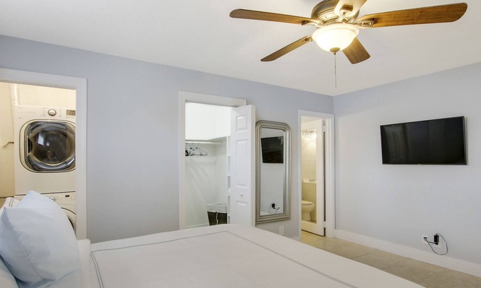 Florida North Atlantic Coast House | Beautifully #2Renovated Palm Beach Gardens Apartment2