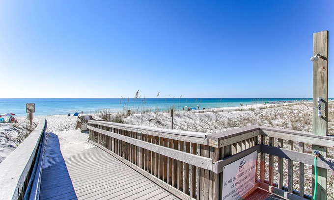 Fort Walton Beach Condo | 🦩Book Me Baby! Gulf-Front Condo With Gorgeous Views 🦩