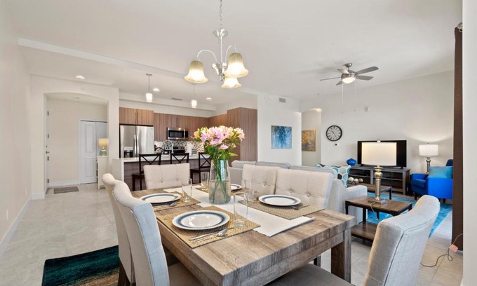 Majestic Palms Apartment | Brand New, 3 Bedrooms, 4 Miles From Famous Beaches