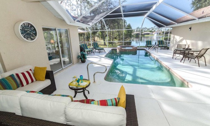 Central Naples House | Briarwood- Tivoli Lane with Fountain View