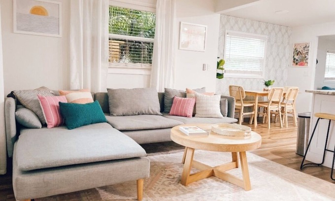 Bayview House | Bright & Airy Gulfport Getaway/Child Friendly/Near DT and St Pete Beaches