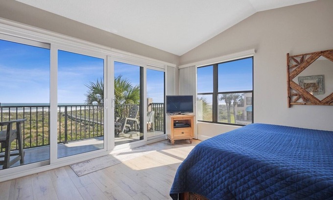 Butler Beach Condo | Bright and Spacious 2 bedroom Ocean Front Condo - Top Floor End Unit