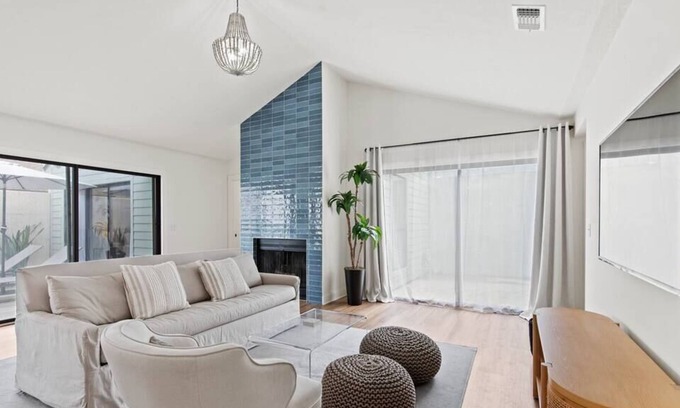 Sawgrass House | Bright Modern Luxury - Private Pool - Pet Friendly