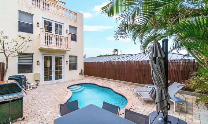 Lauderdale-by-the-Sea House | BY THE SEA VACATION VILLAS 4 BED/PRIVATE POOL/STEPS TO THE BEACH
