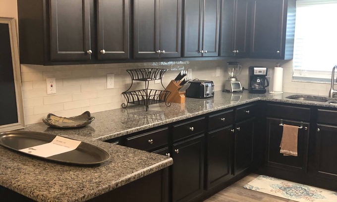 Caloosahatchee House | Canal front, gulf access, bring your boat! Catch dinner from the dock!