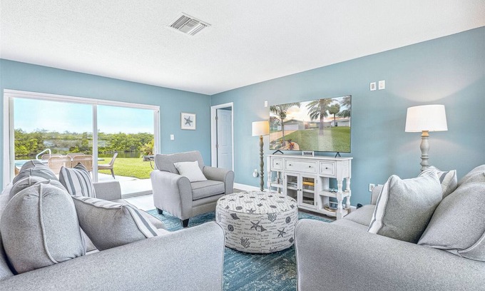 River Isles House | Canal-Front Retreat w/Pool, Hot Tub & Kayaks to Nature Preserve! ๐ถ