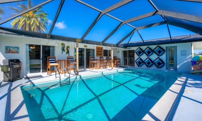 Caloosahatchee House | Cape Coral 3 Bedroom Private Pool Home - Canal Access