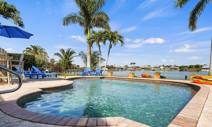Fort Myers House | Cape Lake House Lake Front