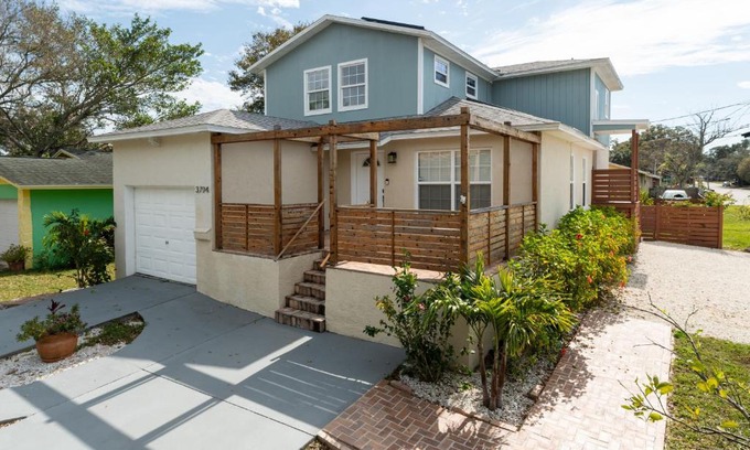 Bayview Apartment | Casa Tranquila 2 bedroom 1 and half bath 1st floor apt sleeps 2-4