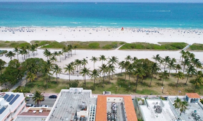 South Beach Apartment | CasaGrandeSouthBeach by AmericanVacationLiving 4RM