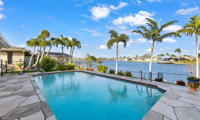 Caloosahatchee House | Centrally Located, Waterfront, Modern Home with lots of amenities