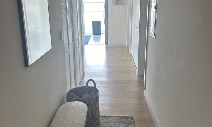 Town Square Apartment | Charming 2-bedroom apartment with AC, WiFi in awesome Miami downtown .