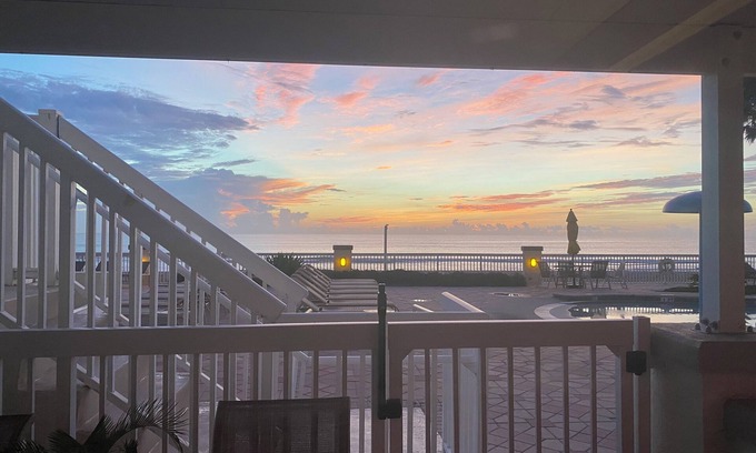 Ortona Park Condo | Charming Mermaid Lair Oceanfront 1-bedroom condo in beautiful Daytona Beach