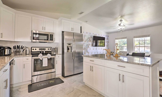 Fort Myers House | Charming N Fort Meyers Retreat: Pool & Lanai!