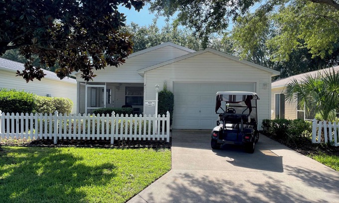 Belvedere House | Charming Oasis in The Villages - Pet-Friendly Paradise w/Golf Cart!