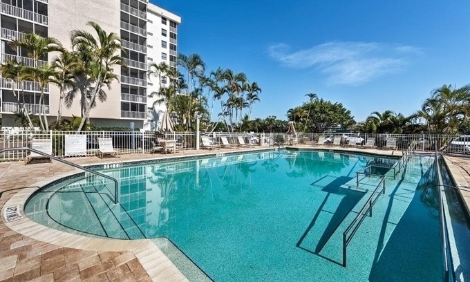 Bonita Springs Apartment | Chic Bonita Springs Studio with Community Amenities!