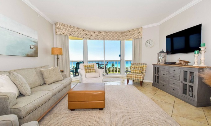 Fort Walton Beach - Destin Condo | Coastal chic beachfront condo w/updates & private balcony!
