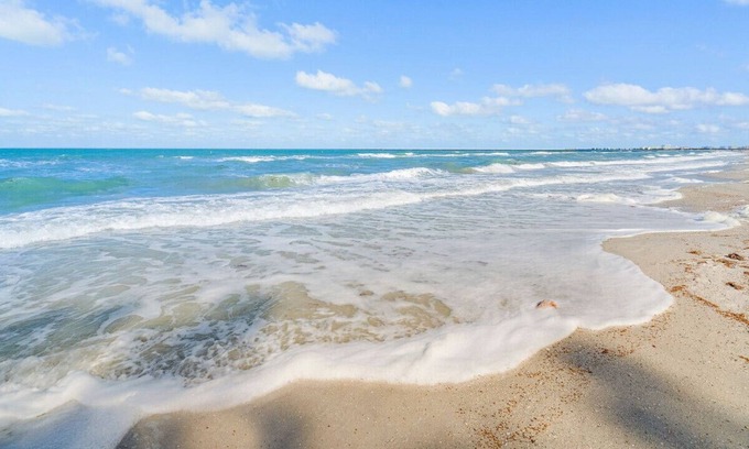 Redington Shores Villa | Coastal Villa: The Nautilus, only a Few Steps to the Beach!