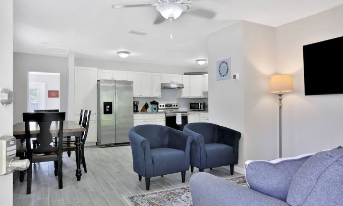 Orange Park House | Comfy 4br/2bath near I295, Beach, and Orange Park