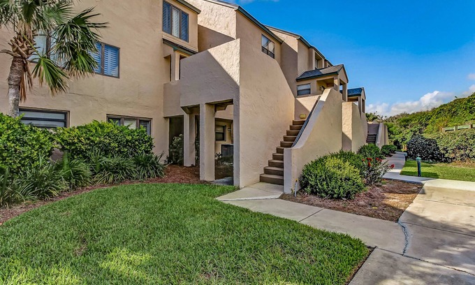 Amelia City House | Completely Remodeled Condo with Modern Kitchen & WiFi - Steps to Beach/Pool
