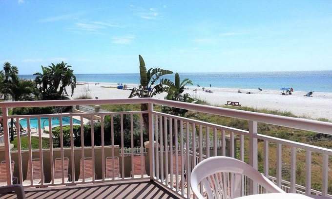 Indian Shores Condo | Condo ∙ 1 bedroom ∙ 2 guests